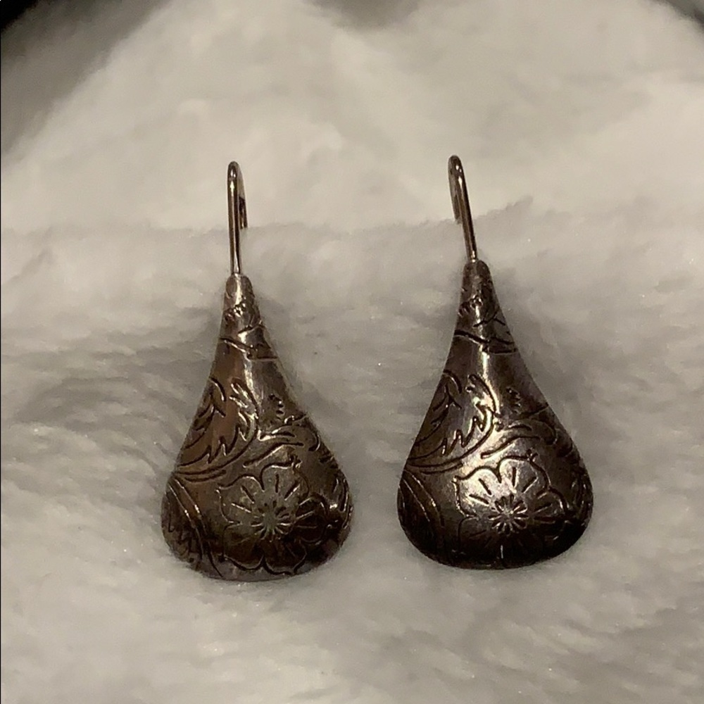 Sterling silver teardrop earrings - Picture 4 of 4